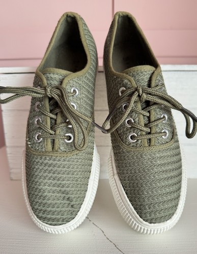Green woven chunky flats size - green,