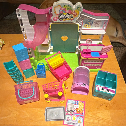 Shopkins small mart playset - small,